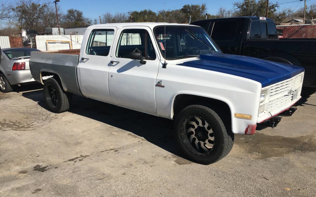 1983 Chevrolet Crewcab w/ Cummins 12v