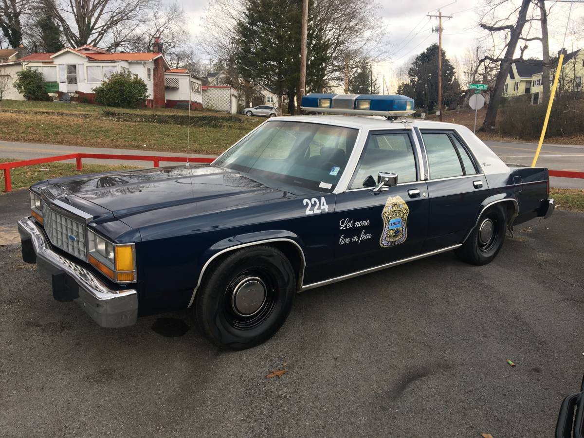 1987 Ford Crown Victoria Ex-Police w/ 64k Miles | Deadclutch