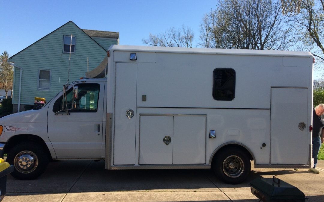 1998 Ford E450 “Mini-Toter” Track Hauler