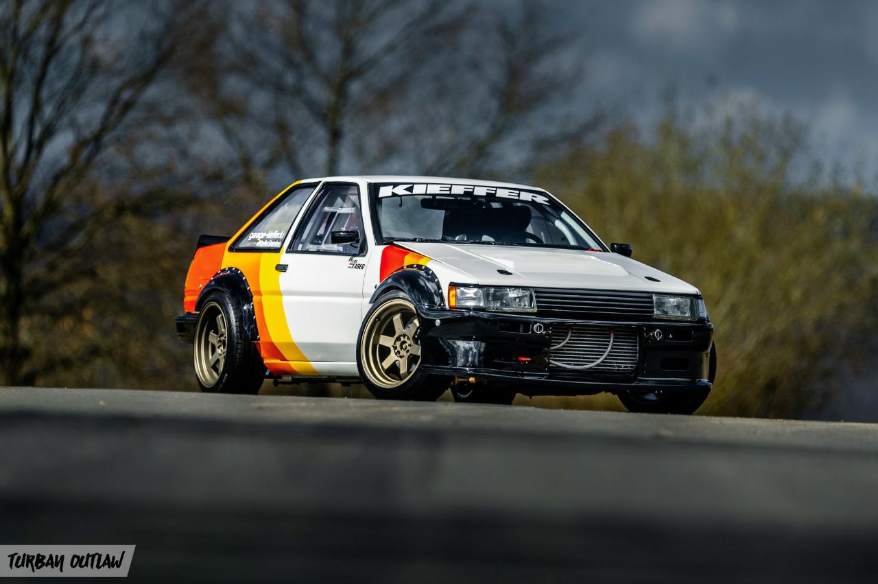 Ae86 drift. Drift Toyota Toyota ae86. Тойота Королла ае 86 дрифт. Toyota Corolla ae86 дрифт. Ae86 Levin дрифт.